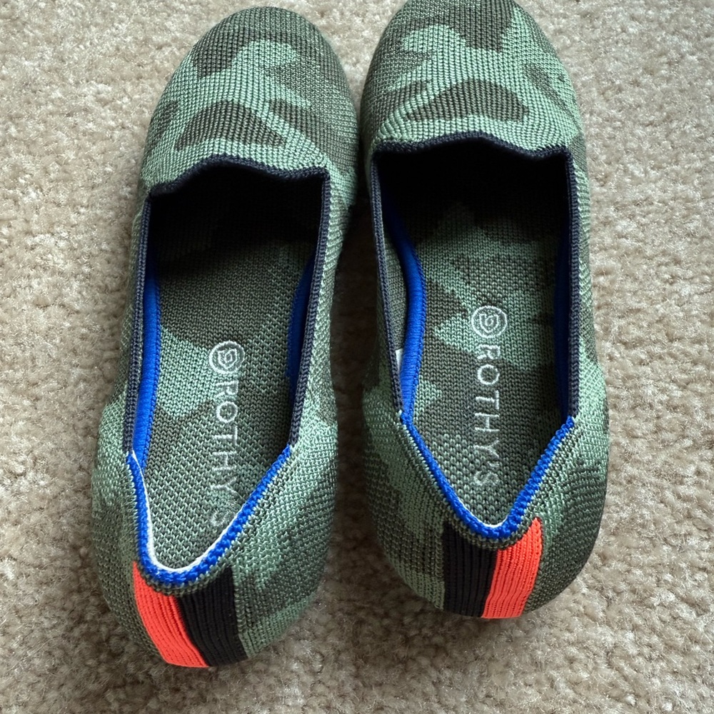 Kids Rothy's Green and Orange Slippers Sleek Slip-On Design
